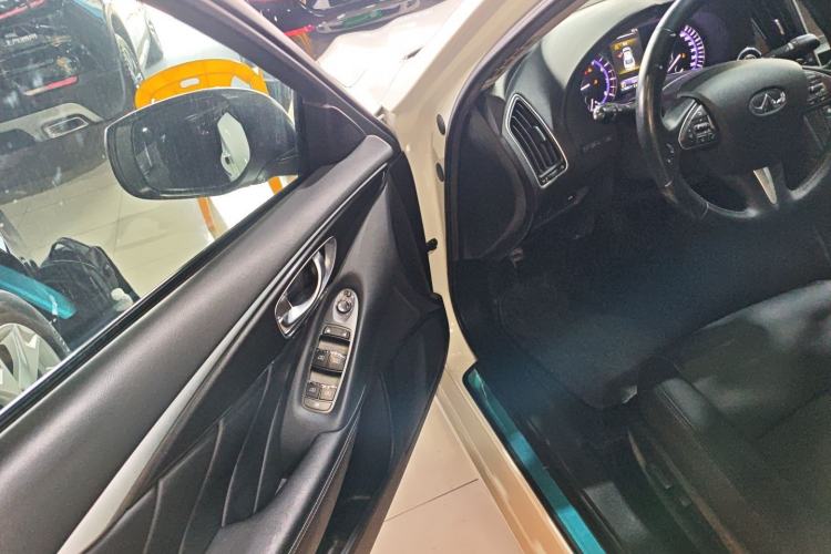 Used Infiniti Q50L 2015 2.0T Comfort Edition