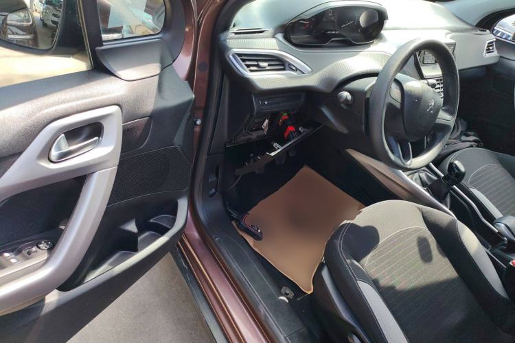 Used Peugeot 2008 2014 1.6L Manual Trend Edition
