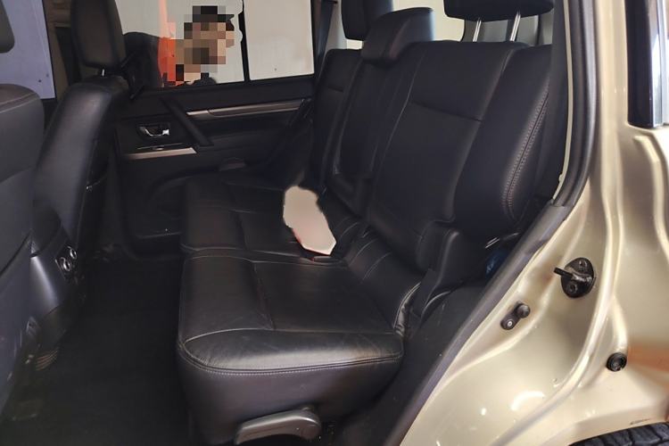 Used Mitsubishi Pajero 2016 3.0L Automatic Luxury Version China V Standard