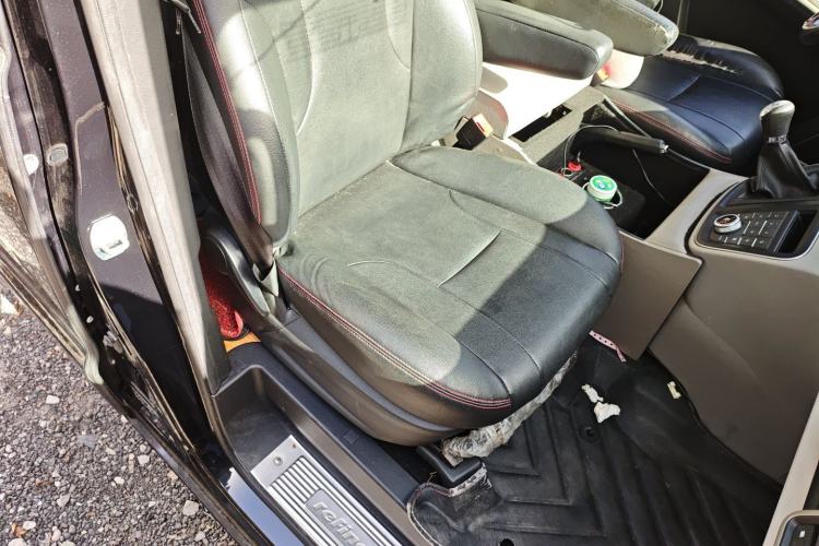 Used  M4 2021 2.0L Manual Commercial Edition
