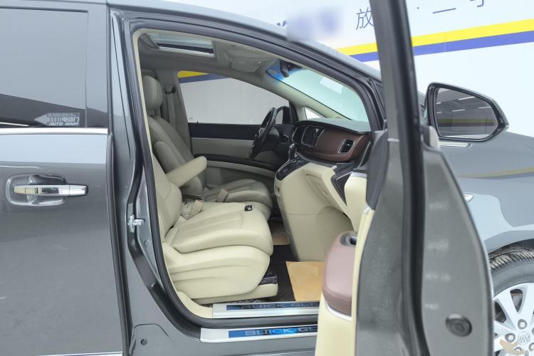 Used Buick GL8 2018 28T Luxury Model China VI Standard
