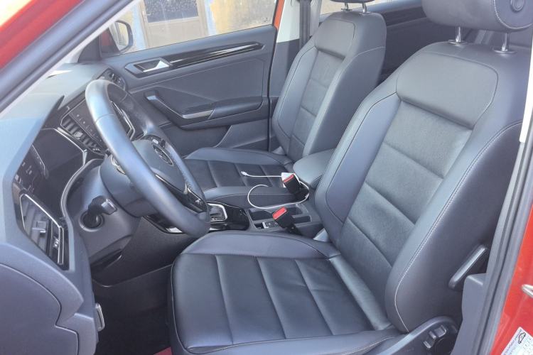 Used Volkswagen T-ROC 2021 280TSI DSG Two-Wheel Drive Comfort Connect Edition