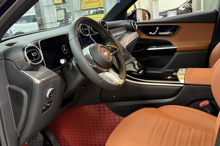 Used Mercedes-Benz GLC 2023 Facelift GLC 260 L 4MATIC Dynamic Version 5 Seats