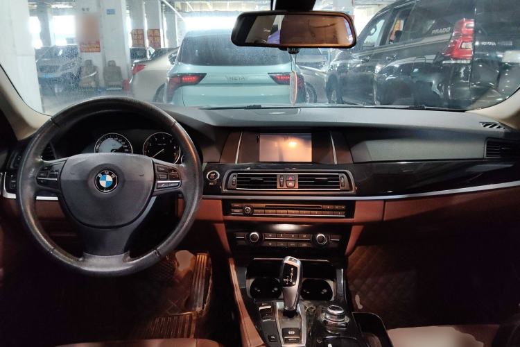 Used BMW 5 Series 2014 520Li Elegant Model
