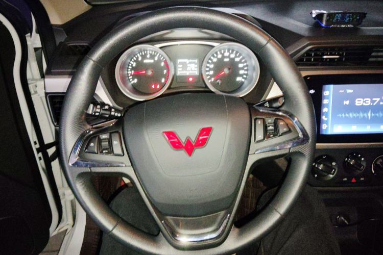 Used Wuling Hongguang 2021 1.5L Facelifted S Comfort Version with Electric Power Steering LAR
