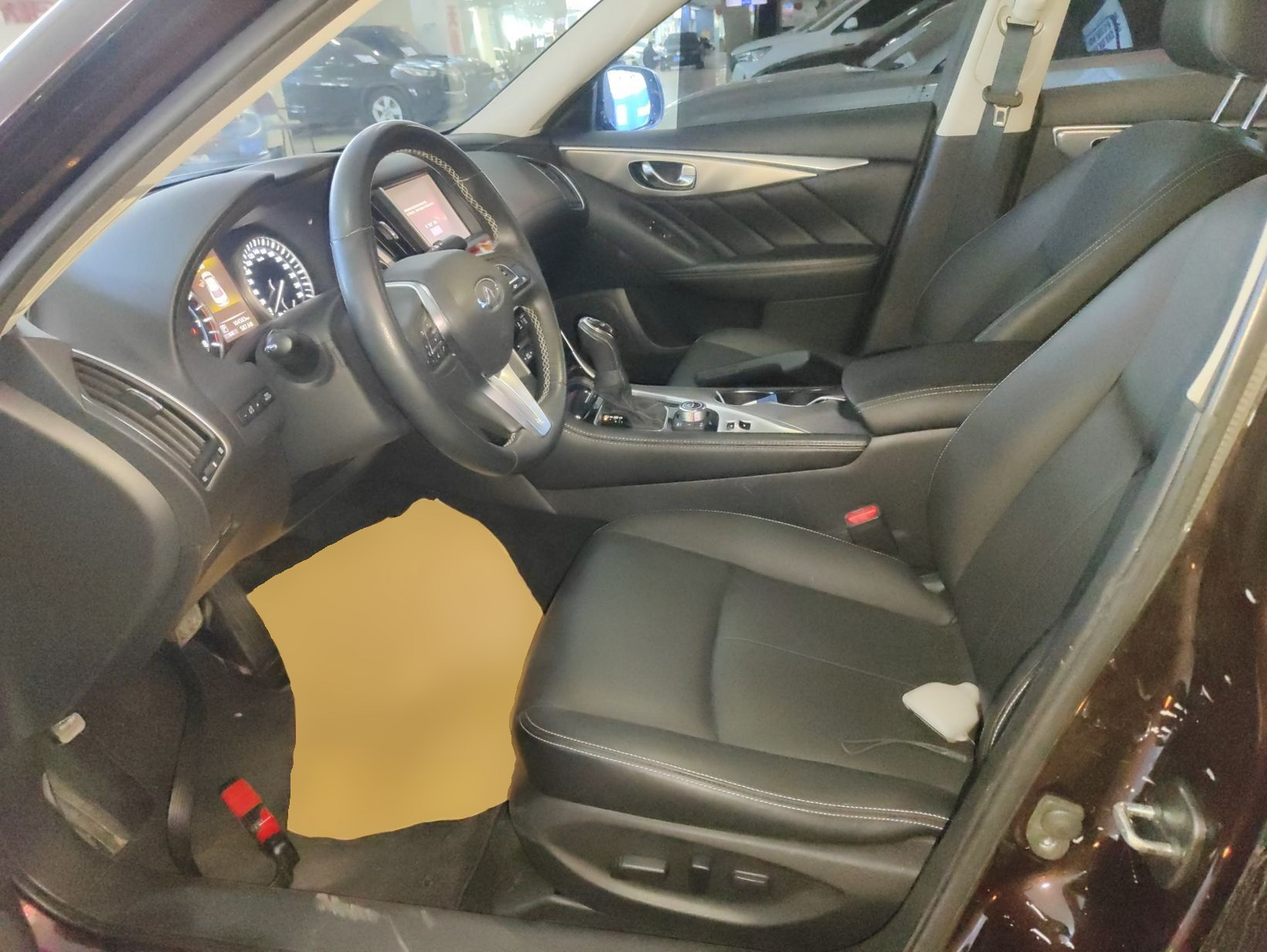 المقاعد الأمامية داخل السيارة