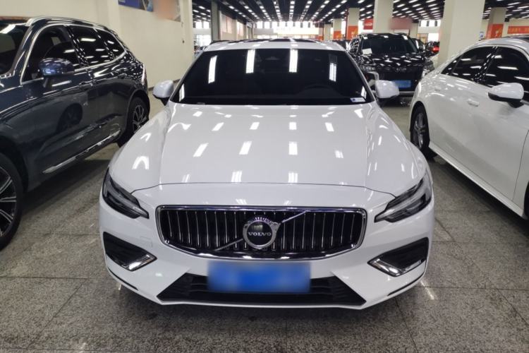 Used Volvo S60 2024 B4 Zhiyi Luxury Edition
