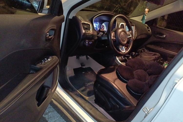 Used  Compass 2017 200T Automatic Family Edition
