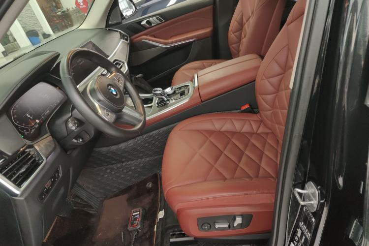 Used BMW X5 2022 xDrive 30Li Luxury M Sport Package
