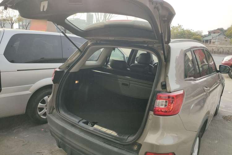 Used Changan CS75 2014 1.8T Automatic Elite Version China V Standard
