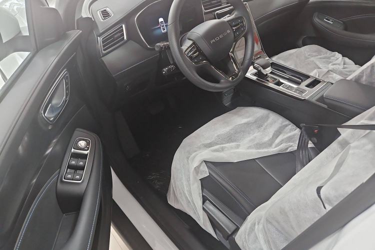 Used Roewe RX5 2025 PLUS 330TGI Automatic Trendsetting Smart Edition
