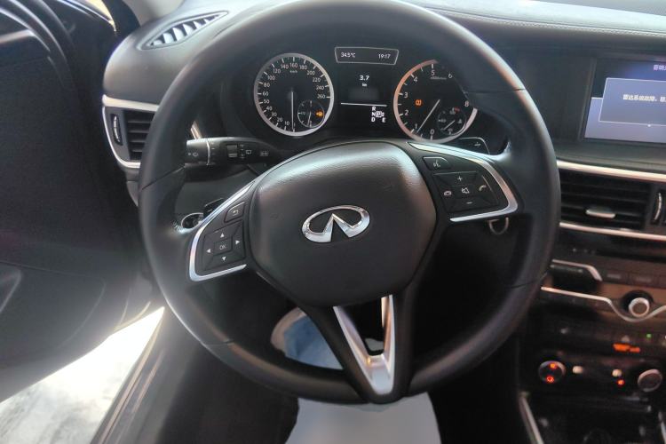 Used Infiniti QX30 2017 1.6T Two-Wheel-Drive Sport Edition

