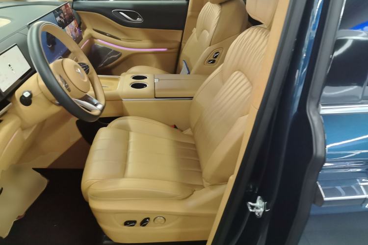 Used VOYAH Dream 2025 PHEV Four-Wheel-Drive Flagship Kunpeng Edition
