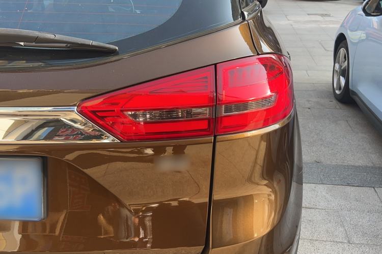 Used Geely Auto Emgrand X7 Sport 2016 1.8TD Automatic ZhiZun Version
