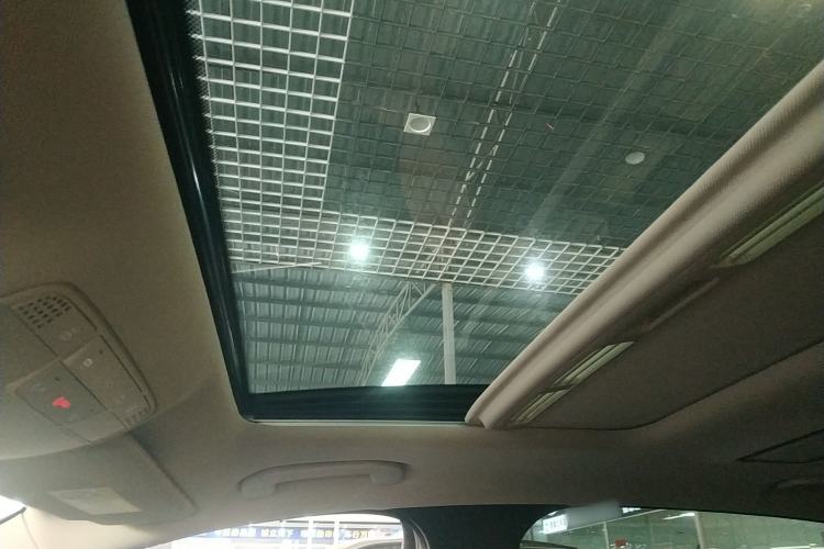 Used Mercedes-Benz E-Class 2016 E 300 L Sporty and Stylish Model
