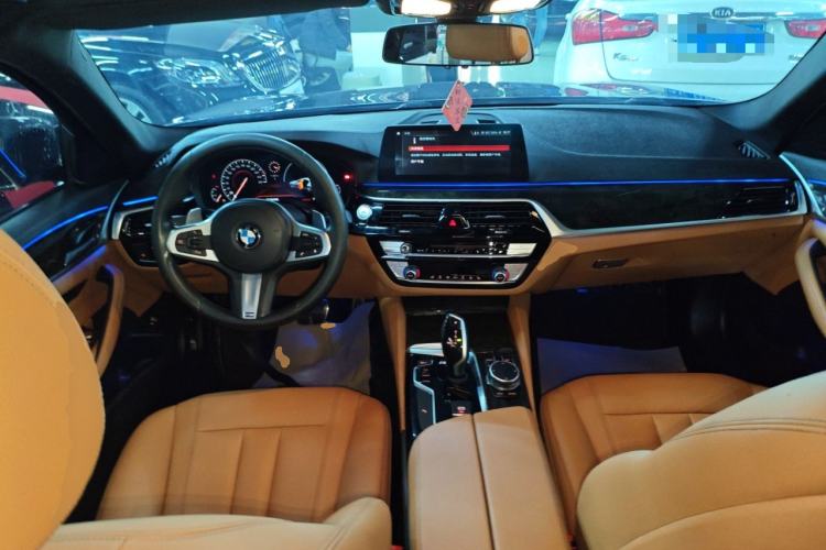 Used BMW 5 Series 2019 Facelifted 530Li Leading Edition M Sport Package