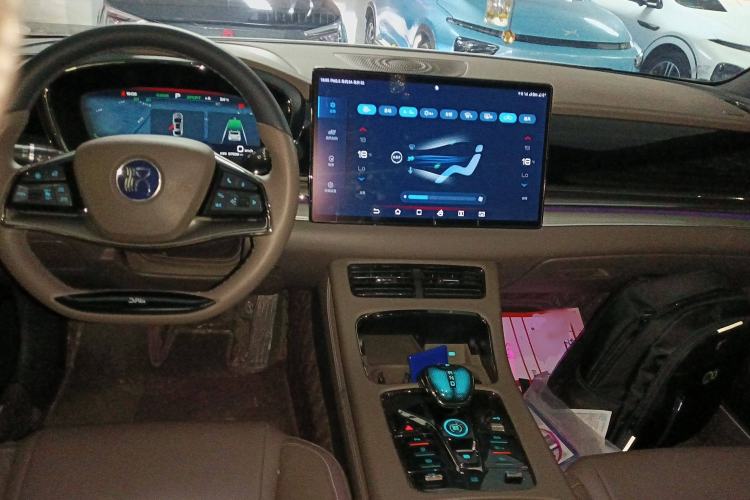 Used BYD Han 2023 EV Champion Edition 605KM Front-Drive Premium Model
