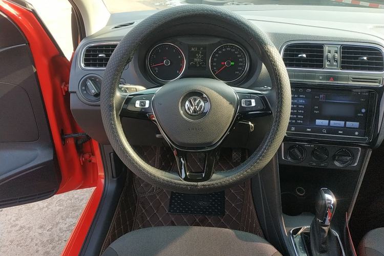 Used Volkswagen Polo 2016 1.6L Automatic Comfort Model