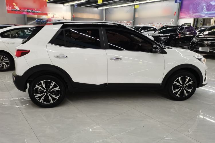 Used Kia kx1 Stonic 2021 1.4L CVT Sunroof Model
