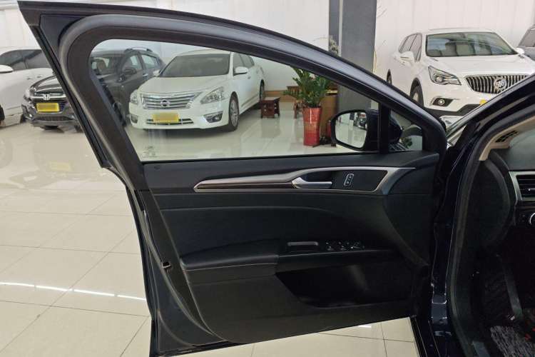 Used Ford Mondeo 2017 EcoBoost 200 Stylish Model
