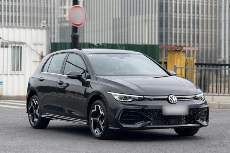 Used Volkswagen Golf 2025 Facelift 300TSI R-Line
