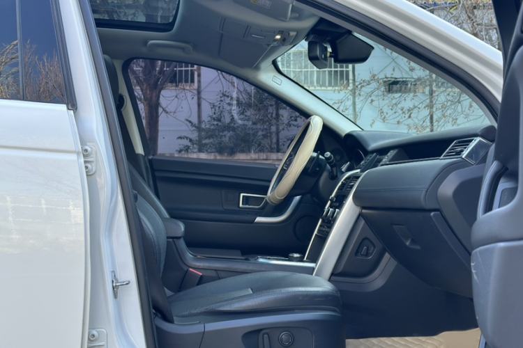 Used Land Rover Discovery Sport 2019 240 PS SE Version China VI Standard
