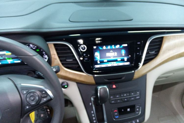 Used Buick GL8 2017 ES 28T Comfort Model China V Standard
