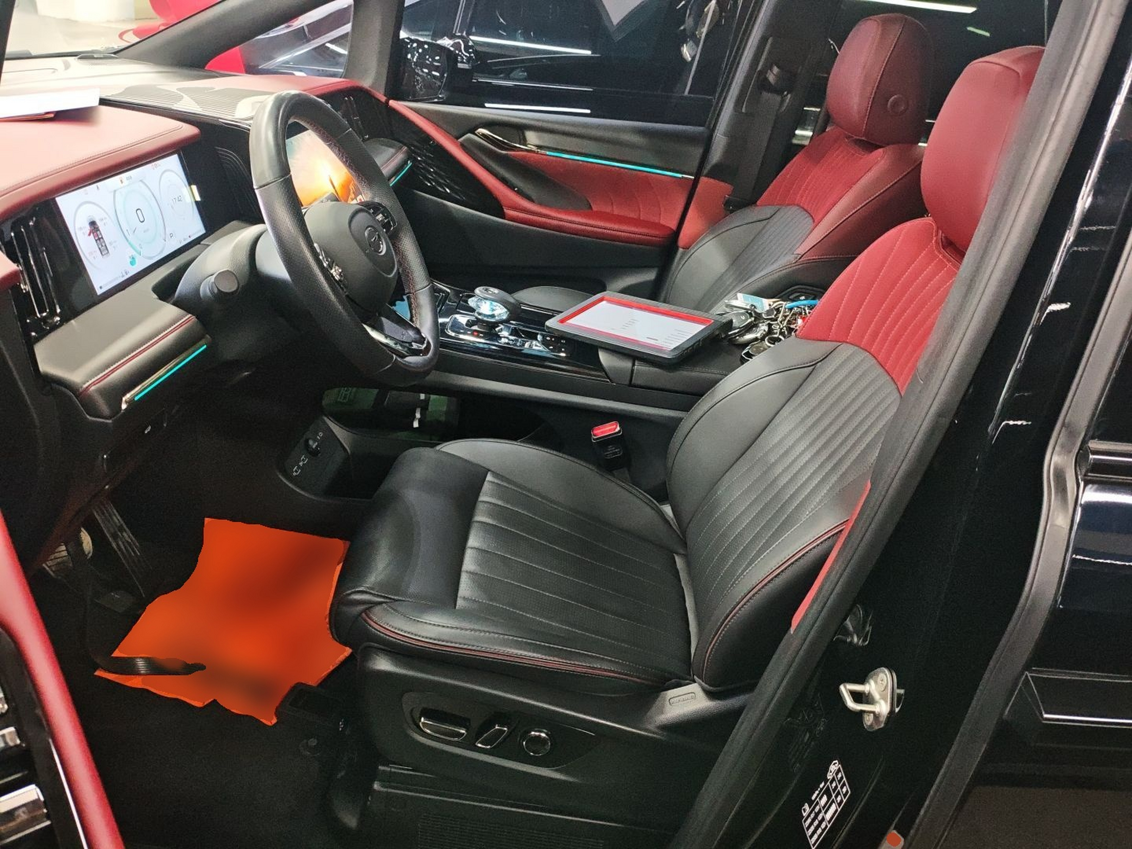 المقاعد الأمامية داخل السيارة