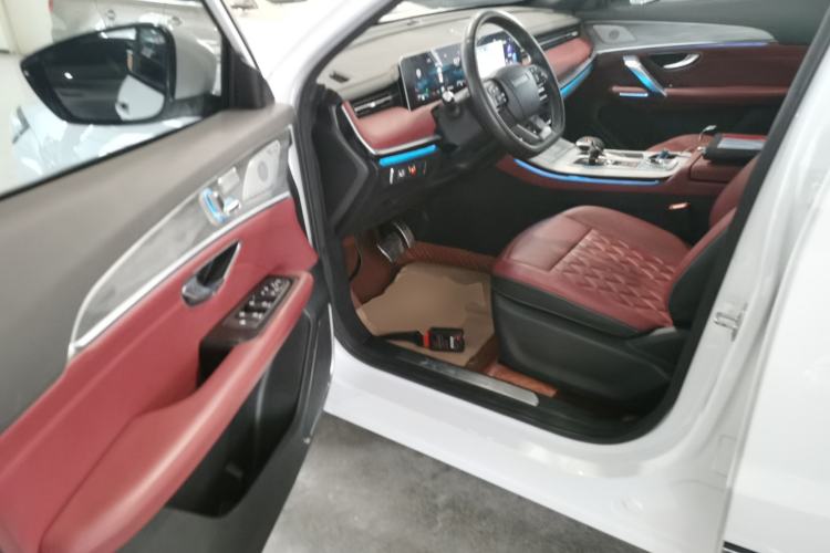 Used JETOUR X70 PLUS 2023 1.5T DCT Brave PLUS 5-Seater
