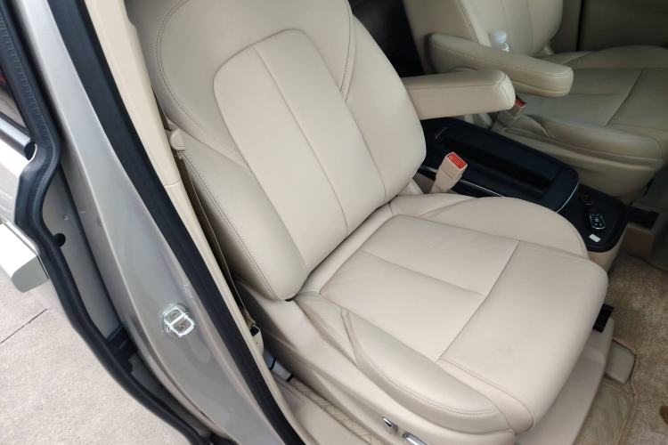 Used Buick GL8 2022 ES Landtrek 653T Luxury Edition