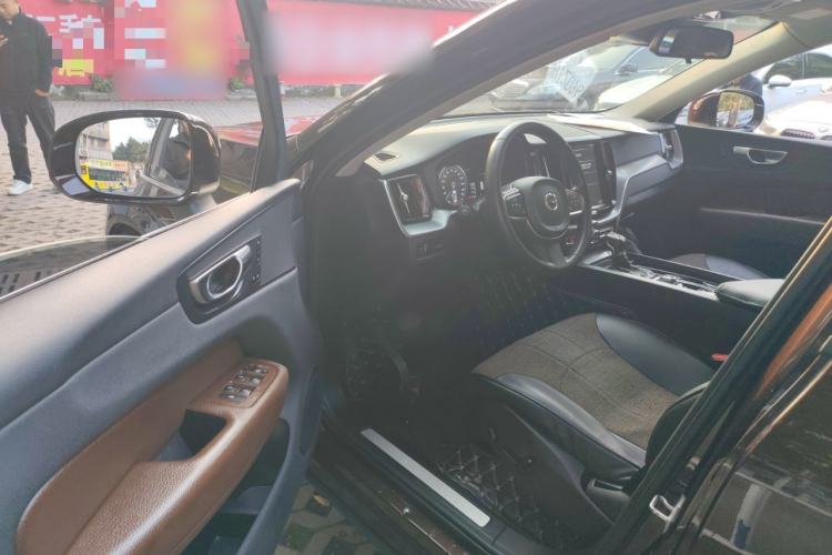 Used Volvo XC60 2021 T5 4x4 Smart Luxury Edition
