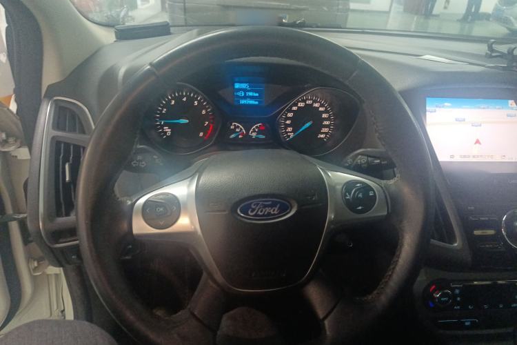 Used Ford Focus 2012 Sedan 1.6L Automatic Fashion Edition