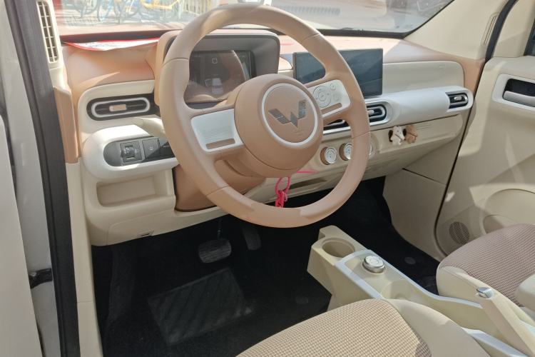 Used Wuling Hongguang MINIEV 2024 3rd Generation 215km Youth Edition
