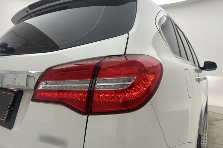 Used Haval H8 2017 2.0T Gasoline 4x4 Smart Enjoyment Version
