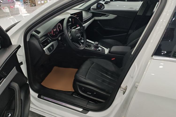 Used Audi A4L 2020 40 TFSI Fashionable and Elegant Model
