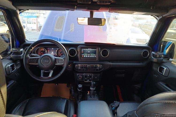 Used  Wrangler 2019 2.0T Sahara Four-Door Version China VI Emission Standard
