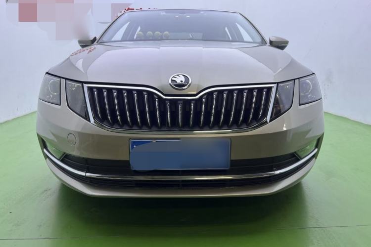 Used Skoda Octavia 2019 1.5L Automatic SmartDrive Comfort Edition China VI Standard
