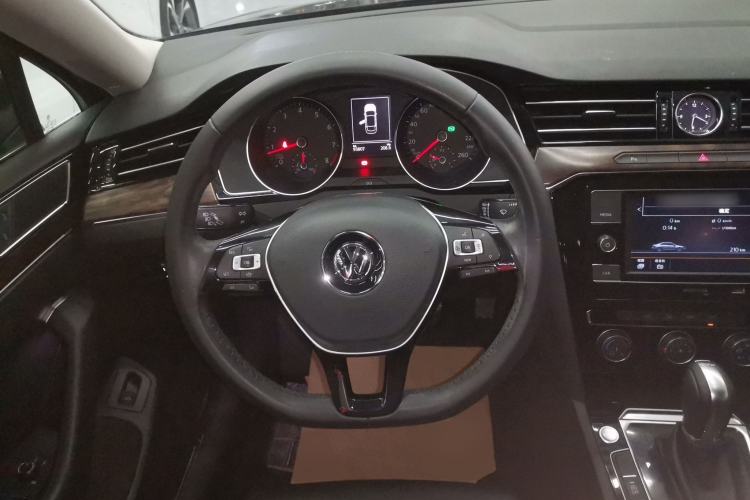 Used Volkswagen Magotan 2019 330TSI DSG Leading Model China VI Standard
