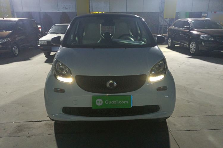 Used  fortwo 2015 1.0L 52 kW hardtop Dynamic version
