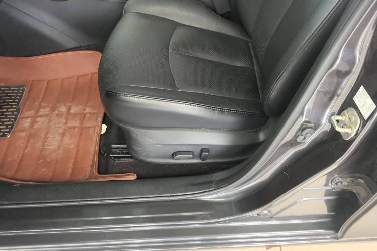 Used Nissan Sylphy 2014 1.6XV CVT Deluxe Edition
