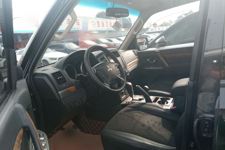 Used Mitsubishi Pajero 2019 3.0L Automatic Comfort Edition