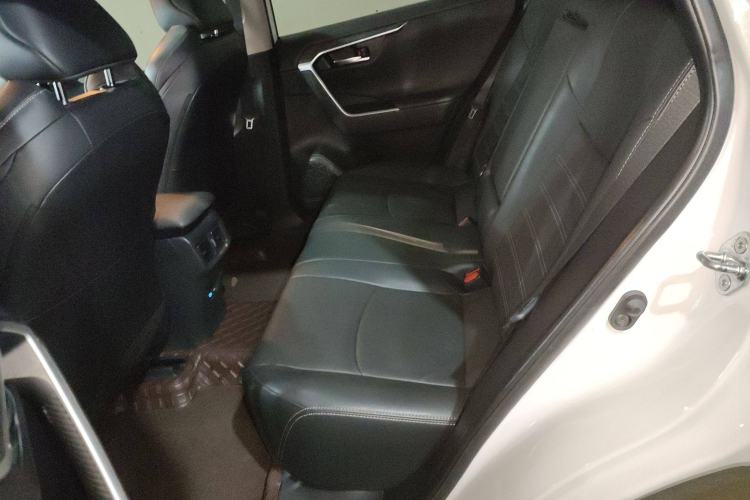 Used Toyota Wildlander 2022 2.0L CVT Two-Wheel Drive Luxury PLUS Edition
