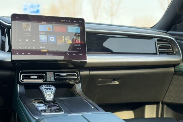 Used GAC Trumpchi GS8 2022 Flagship Series 2.0 TGDI Four-Wheel Drive Luxury Smart Connectivity Version (6 Seats)
