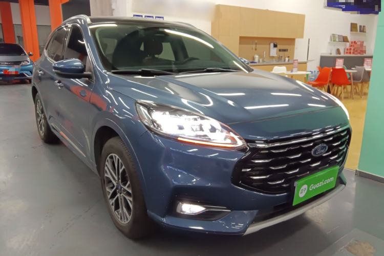 Used Ford Escape 2020 EcoBoost 245 Four-Wheel Drive Luxury Edition
