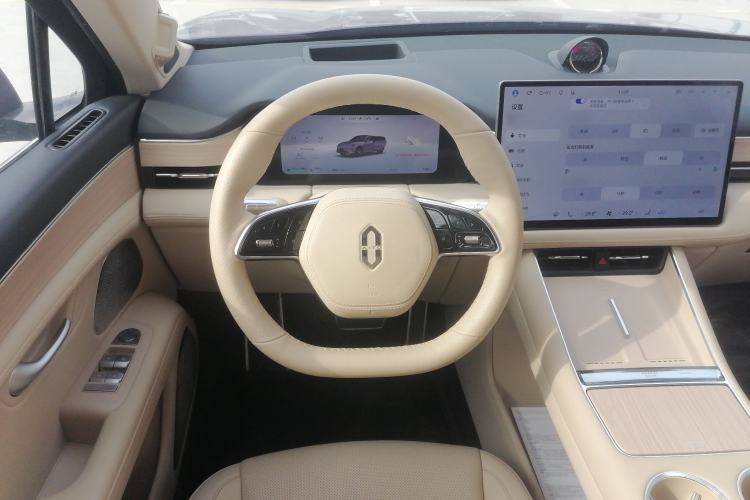 Used Hima AITO M5 2025 Extended-Range Ultra All-Wheel-Drive Version
