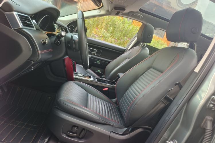 Used Land Rover Discovery Sport 2019 240 PS SE Dynamic Version China VI Standard
