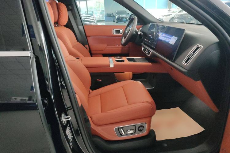 Used Li Auto L8 2025 Pro Smart Refresh Edition
