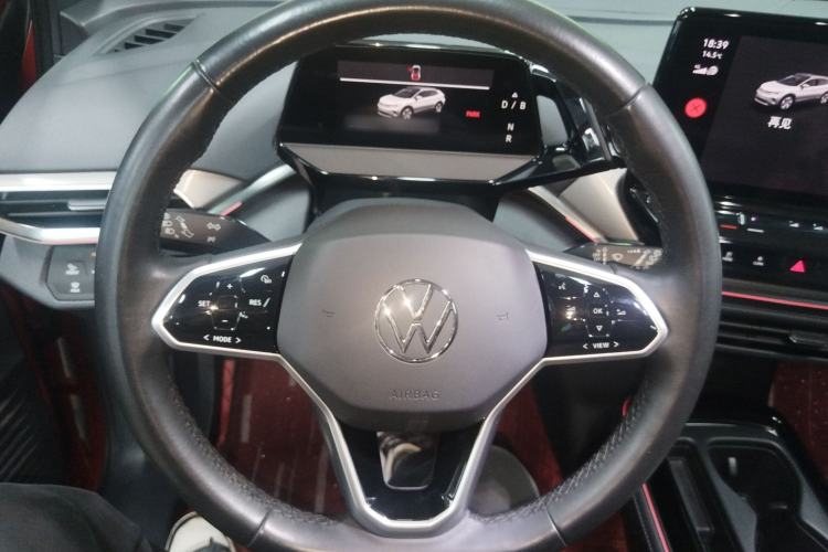 Used Volkswagen ID.4 CROZZ 2021 Long-Range PRO Two-Wheel Drive Version
