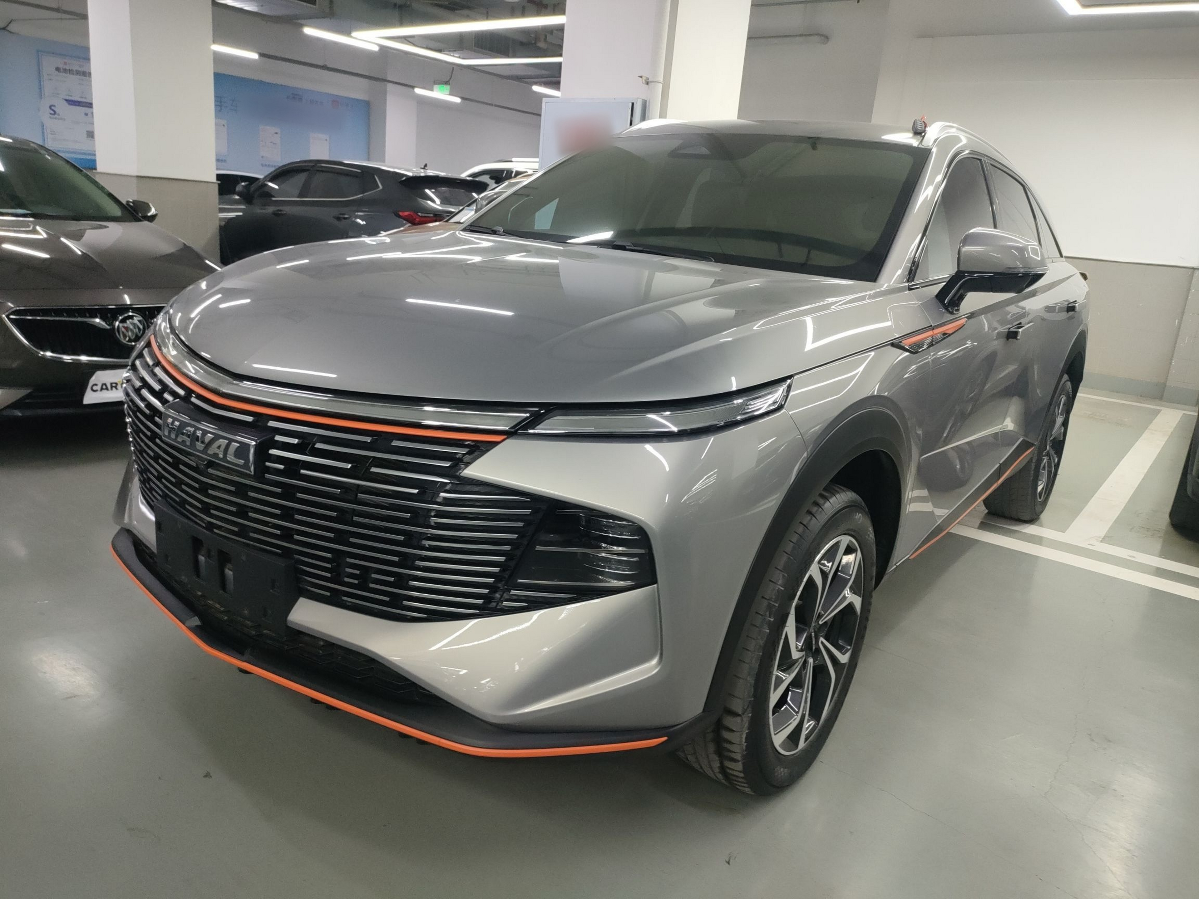 Под передней частью автомобиля