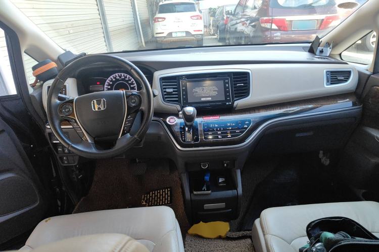 Used Honda Odyssey 2015 2.4L Supreme Edition
